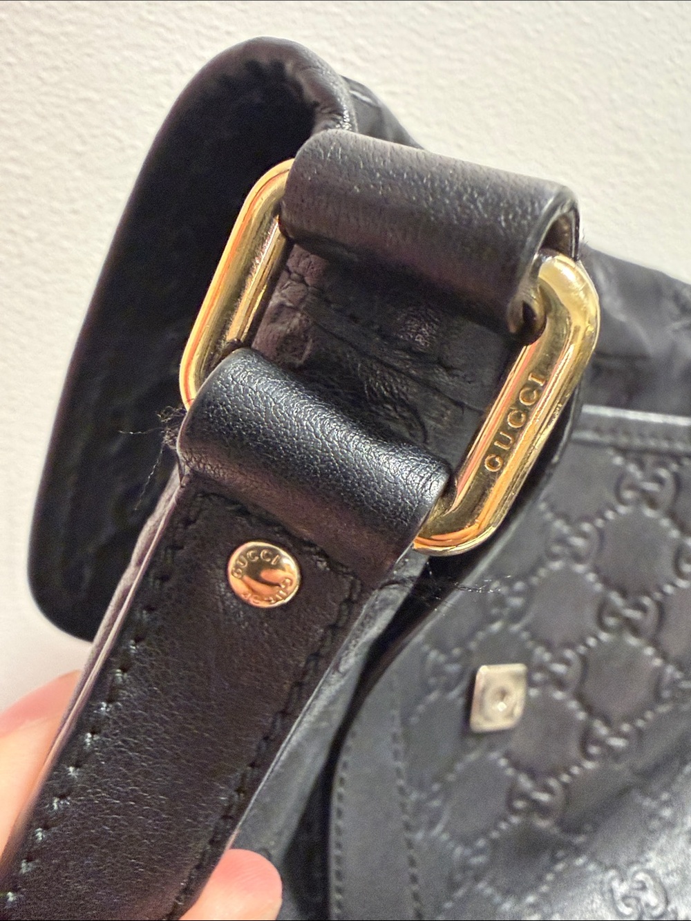 Gucci Vintage Black GG-Embossed Leather Messenger Bag - Picture 5 of 7